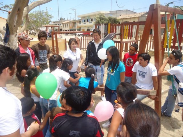 299220_158592044228901_733094714_n