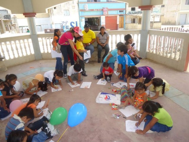 309219_158591684228937_277824392_n